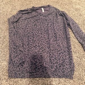 Athleta Leopard Gray Patterned Long Sleeve Top